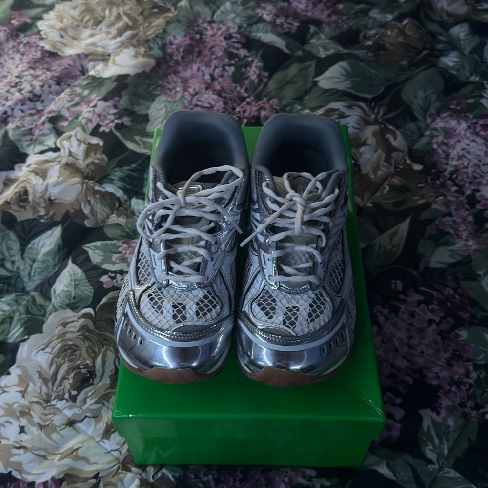 Bottega Veneta Men's Silver Metallic Orbit Sneakers Size 43